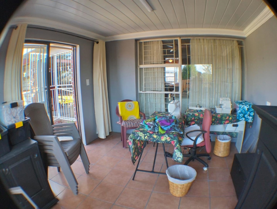 2 Bedroom Property for Sale in Pellissier Free State